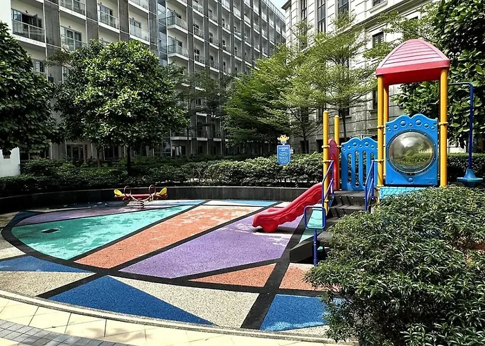 Perfect Summer Stay! Free Pool Near Airport Manilla