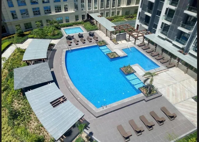 Perfect Summer Stay! Free Pool Near Airport Manilla